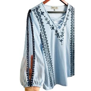 ABSOLUTELY FAMOUS Blue Striped Embroidered Top 3/4 Open Sleeves Women's Medium